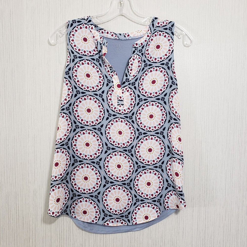 Loft V-neck‎ front sleeveless shirt with mandala pattern